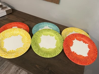 Набор из 6 меламиновых обеденных тарелок Laurie Gates цветочный многоцветный диаметр 11 дюймов - Изображение 1 из 4