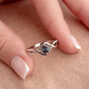 925 Sterling Silver 6 mm Round Cut Natural Alexandrite Gemstone Prong Set Ring - Picture 1 of 7