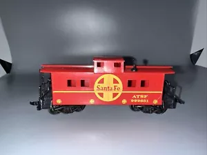 Life Like HO Scale A.T. & S. F. Santa Fe 999851 Caboose with Stovepipe - Picture 1 of 5