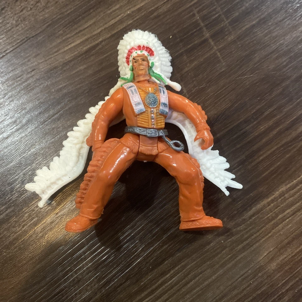 Boneco Indio Apache Figure With Full Head Gear 4 Inch - Image 1 of 4