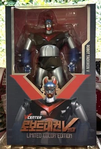 V Center Robot Taekwon V Limited Color Ed Statue - Picture 1 of 2