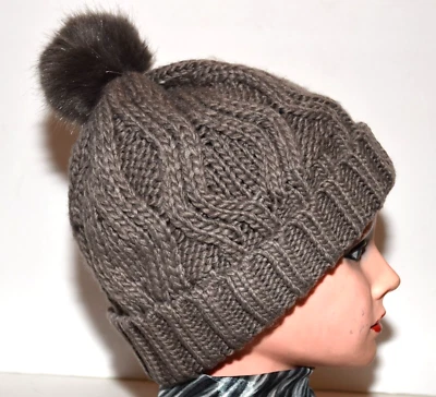 Chapéu gorro pompom pele de raposa falsa malha cabo cinza escuro H&M - Imagem 1 de 4