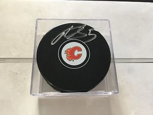 Mark Giordano Signed Calgary Flames Hockey Puck Autographed a - Picture 1 of 1