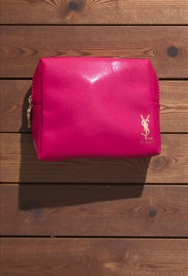 Bolsa de cosméticos YSL Hot Pink - exclusiva de GWP, nueva Foto 1 de 4