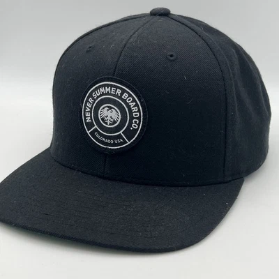 Never Summer Board Co. Colorado EE. UU. Gorra Adulto SnapBack Camionero Parche Foto 1 de 4