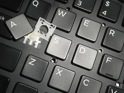 Single Key Cap + Clip For Dell Precision 7530/7730 P/N: 0NMVF Model: SN7271 - Image 1 of 4