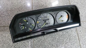 Original Mercedes 190 / W201 2,3 Liter Tacho 225997 Km - Picture 1 of 6