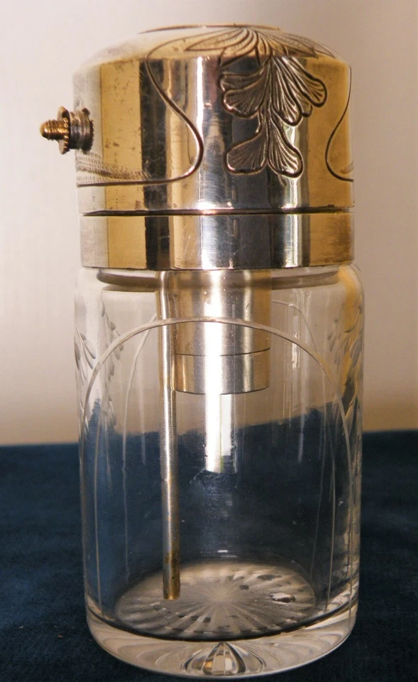 Vaporisateur à pompe argent et cristal gravé, fin XIXé, signé K Frères (3) - Photo 1/4