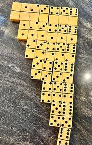 VTG Catalin Bakelite Dominoes by Cardinal Butterscotch 28 Tiles in EUC No. 540 - Picture 1 of 12