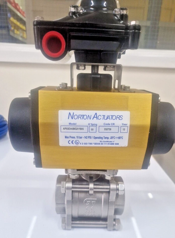 1.1/2 BSP STAINLESS STEEL,PNEUMATIC ACTUATED DOUBLE ACTING BALL VALVE & POSITION Foto 1 de 4