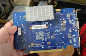 ASUS NVIDIA GeForce 7600 GS (EN7600GS SILENT/HTD/256M) 256MB DDR2 SDRAM PCI... - Picture 1 of 3