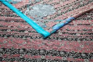 Sari de seda pura indio vintage sari Georgette Chinon tela impresa PGS1543 - Imagen 1 de 10