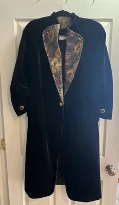Vintage Cattiva JL DeBall Black Velvet Opera Glamour Goth Long Coat Med EUC B17 - Image 1 of 4
