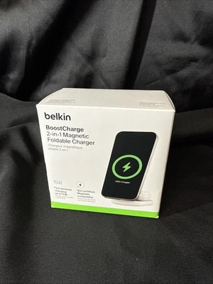 Belkin BoostCharge 2-in-1 Magnetic Foldable Charger 15W Qi2 White - Image 1 of 4
