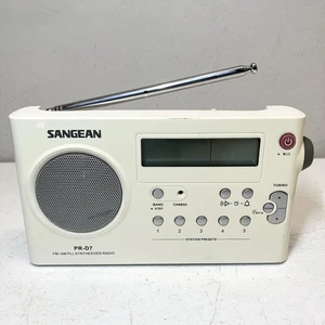 Radio portátil digital recargable Sangean PR-D7 AM/FM probada - Imagen 1 de 9