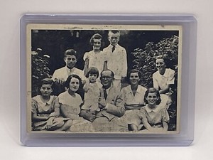 John F. Kennedy 1964 TOPPS TRADING CARD NO. 9