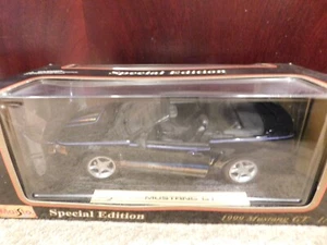 Ford Mustang GT 1999 convertible negro Maisto edición especial coche 1:18 en caja - Imagen 1 de 12