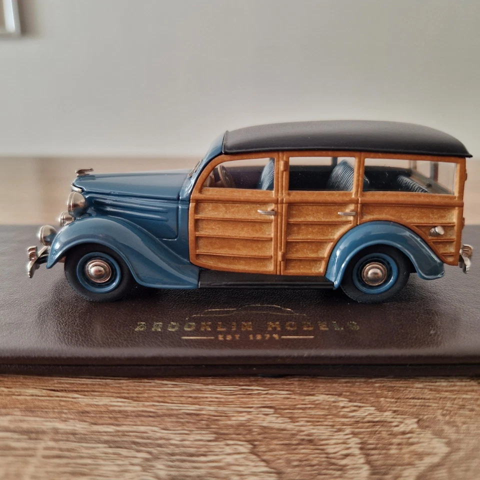 Lansdowne Models LDM116a 1952 Ford Pilot Station Wagon Winchester Blue - Image 1 of 4