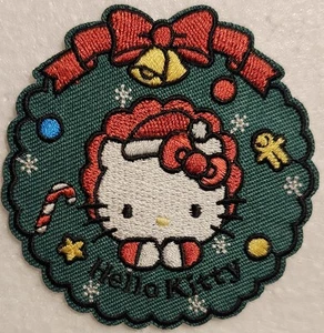 Hello Kitty de Sanrio Interior Corona de Navidad Bordada Hierro en Parche - Imagen 1 de 1