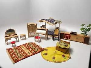 Großes Vintage Set Tomy Puppenhaus kleiner Wohnmöbel Set Schlafzimmer Wohnzimmer MCM - Bild 1 von 9
