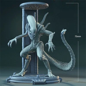 1/24 75mm resin figure model Science Fiction Alien Empress Unassembled unpainted - Picture 1 of 3