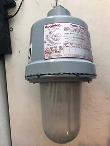 Appleton Electric CMBH400-MT code 2 400w 120-277v hazardous location fixture - Picture 1 of 12