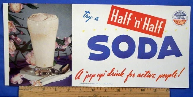 Half & Half Soda ~ Letrero de ventana de barra de lácteos de 1940 ~ Programa de sustituto de leche de la Segunda Guerra Mundial Foto 1 de 1