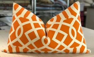 ALMOHADA ACOLCHADA PERSONALIZADA ESTAMPADO CALADO GEOMÉTRICO "ENREJADO ASIÁTICO" NARANJA IMPERIAL - Imagen 1 de 2