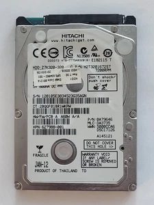HTS723232A7A364, PN: 0A79646, MLC: DA3735, JAN 12, Hitachi 320Gb 2.5" HDD - Imagen 1 de 2