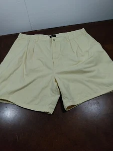 Trader Bay Shorts Sz 40 Yellow Chino Pleated Front 100% Cotton Pockets Mens Nice - Picture 1 of 17