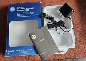 Motorola Universal Bluetooth Headset H390, Charger, Manual, for Parts/Repair