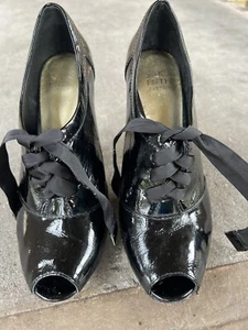 Saks Fifth Avenue Women Black Patent Leather Heels US 8 - Picture 1 of 10