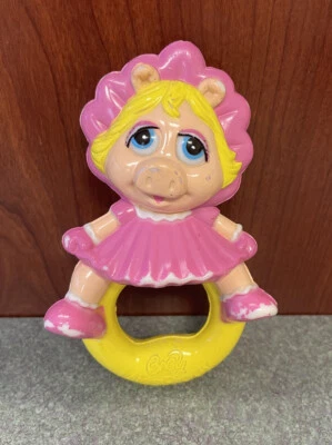 Vintage Muppet Babies Miss Piggy 5" plástico sonajero cerdo rosa Jim Henson 1989  Foto 1 de 4