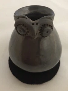 MATA ORTIZ OWL POTTERY HAND CRAFTED Signed Ruth Cota Renteria w/ Display Ring - Picture 1 of 11