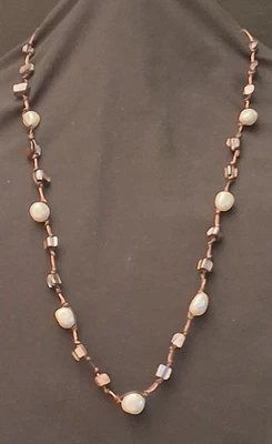 Collar Joyería de Moda JJill - Perla Imitada y Pepitas Marrón en Doble Cordón Marrón Foto 1 de 4