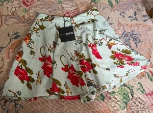 ASOS petite Pastel Green Red Floral Bird Print Shorts Size 6 - Picture 1 of 3