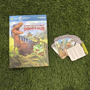 LeapFrog Tag + libro LeapReader β LEAP & THE LOST DINOSAUR π¦ 16 CARTE INCLUSE! - Foto 1 di 11
