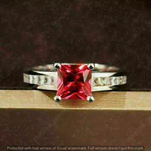 Anello di Fidanzamento Principessa Simulato Rubino Rosso 2 Ct Placcato Oro Bianco Argento 925 - Foto 1 di 7