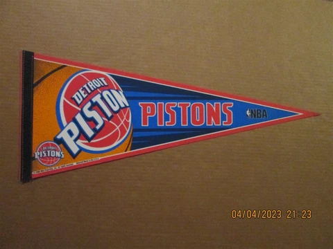 NBA Detroit Pistons Vintage Circa 2006 Wincraft Team Logo Basketball Pennant Cover