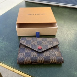 Cartera Louis Vuitton Victorine Damier Level - Imagen 1 de 13