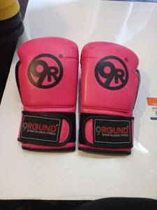 9Round Kickboxing/Fitness Women’s Boxing Gloves Pink Black Adjustable Wrist Lock - Picture 1 of 3