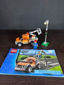 LEGO City: Light Repair Truck (60054); Retired; 100% Complete No Box