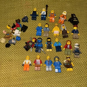LEGO MIXED MINIFIGURES AND ACCESSORIES - Picture 1 of 8
