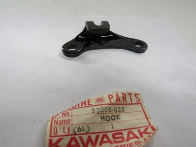 Gancho de assento Kawasaki NOS NOVO 53008-035 KE250 - Imagem 1 de 2