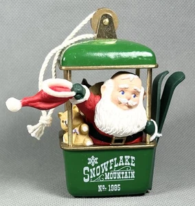 Vtg Hallmark Snowflake Mountain 1985 Santa Gondola Car Skis Christmas Ornament - Picture 1 of 9