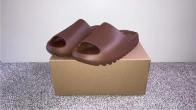 Yeezy Sliders Faux Größe 11 Deadstock - Bild 1 von 3