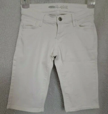 Pantalones cortos de jean Old Navy The Rock Star para mujer talla 2 blancos Foto 1 de 4