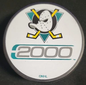 NHL Anaheim Mighty Ducks Logo Hockey Puck Official Czech Republic Puck World - Picture 1 of 4