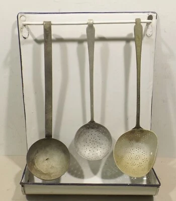 Alter Emaille Wand Herd Halter + 3 Suppenkellen   - Restaurationsobjekt - Bild 1 von 4