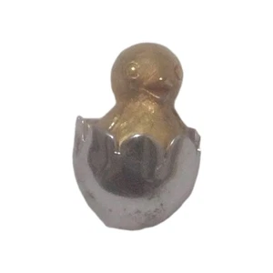 AVON GOLDENES KÜKEN HUHN IN HALBEM RISSIGEM EI REVERS HUT JACKE KRAWATTENNADEL - Bild 1 von 5